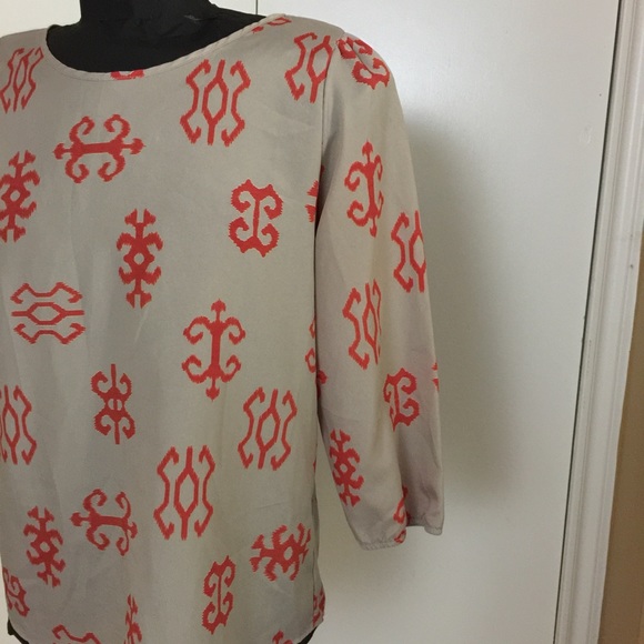 Gianni Bini• Rustic Print Design Top - Picture 7 of 8